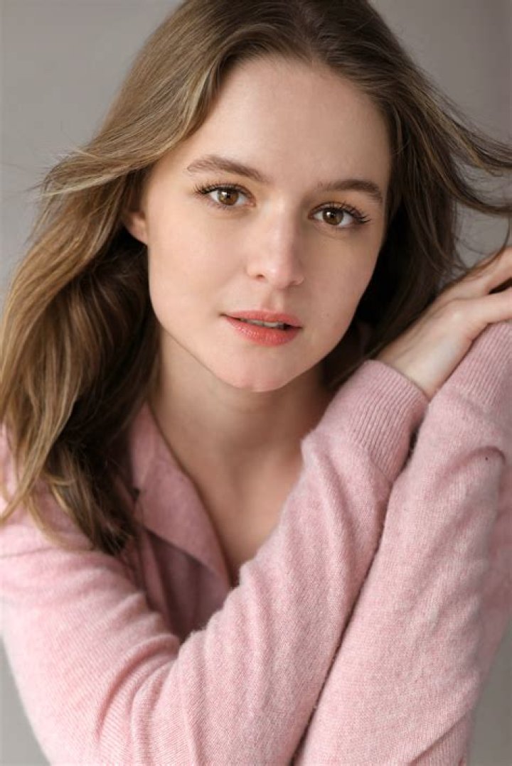 All About Izabela Vidovic | Net Worth, Relationship, Career