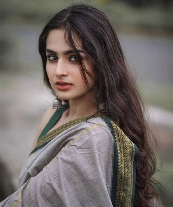 Ayesha Khan